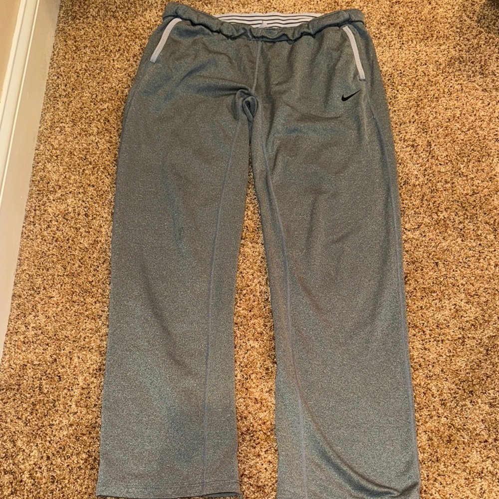 Nike Women’s Gray Athletic Sweatpants